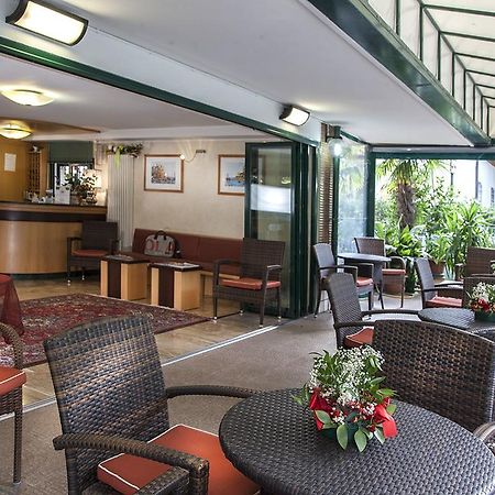 Hotel Verdemare Rimini Exteriör bild