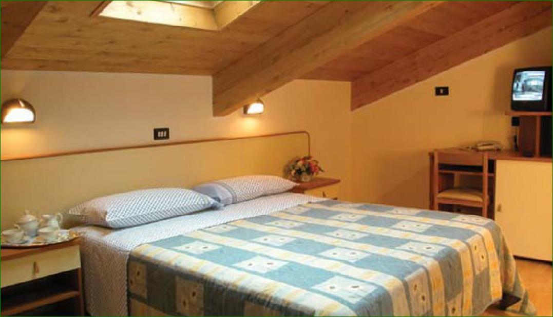Hotel Verdemare Rimini Exteriör bild