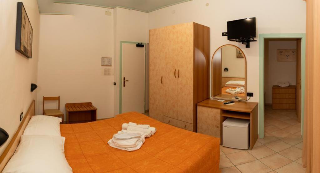 Hotel Verdemare Rimini Exteriör bild