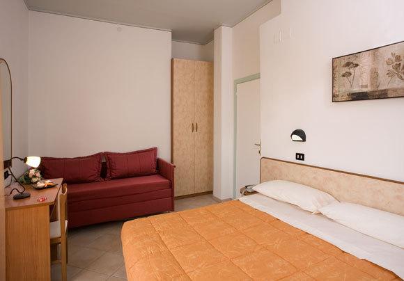 Hotel Verdemare Rimini Exteriör bild
