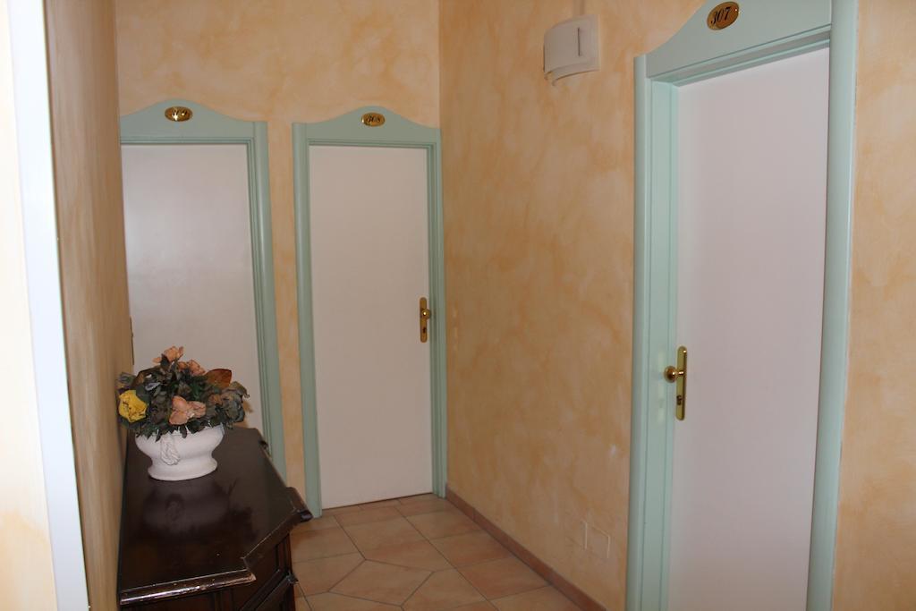 Hotel Verdemare Rimini Exteriör bild